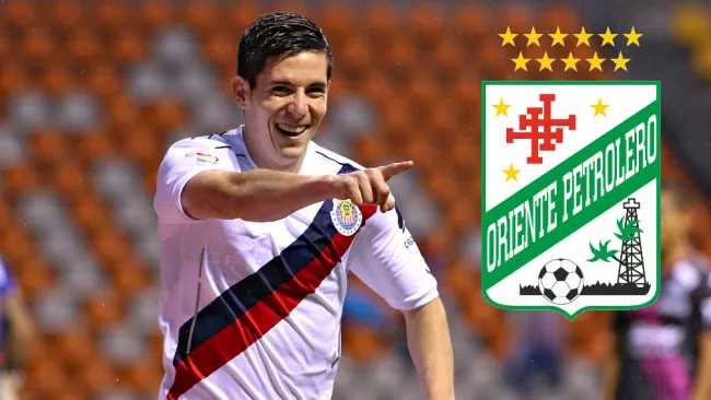 Marco Bueno festeja gol con Chivas