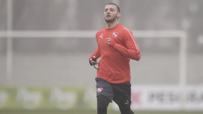 Gastón Silva durante un entrenamiento de Independiente