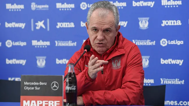 Javier Aguirre, en conferencia de prensa