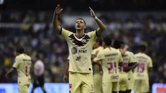 Guido, en un partido del América