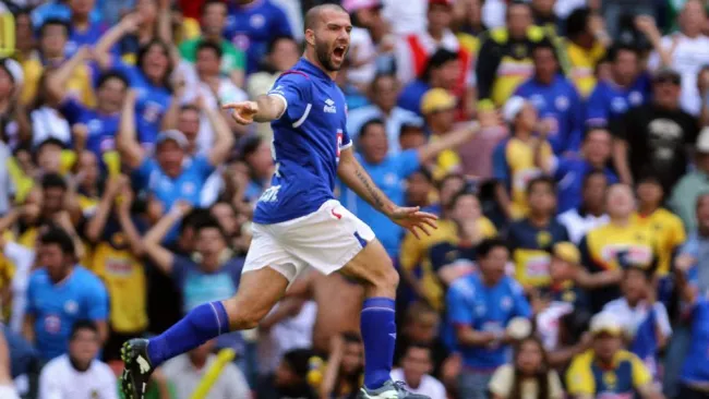 Villa, en su etapa en el Cruz Azul