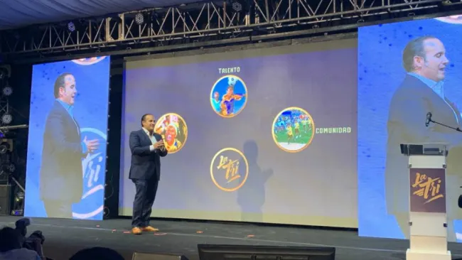 El presidente Francisco Egas presentando los nuevos proyectos 