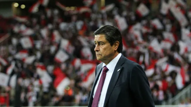 Luis Fernando Tena, director técnico de Chivas