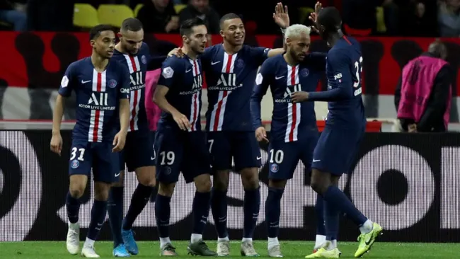 Jugadores del PSG festejan un gol ante Mónaco