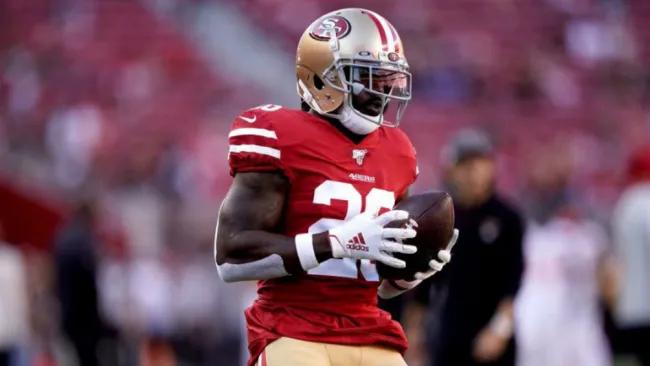 Tevin Coleman durante un partido con los 49ers