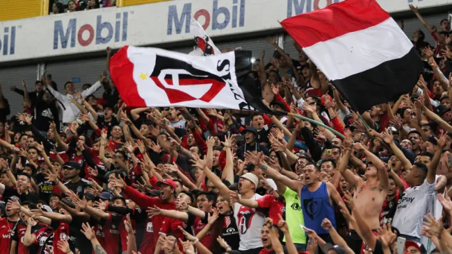 Afición del Atlas en el Estadio Jalisco