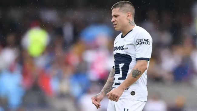 Juan Manuel Iturbe en acción con Pumas