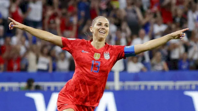 Alex Morgan celebra un gol con su selección