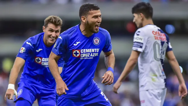 Escobar, el defensa goleador de La Máquina ante Pachuca