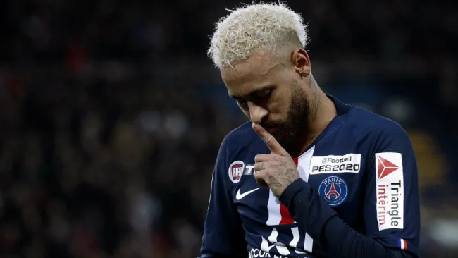 Neymar jugando con PSG