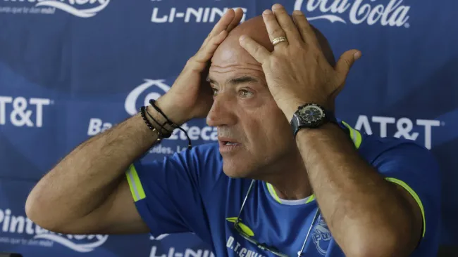 Chelís se lastimó la mano en programa en vivo