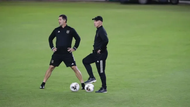 Bob Bradley, durante un entrenamiento de Los Angeles FC