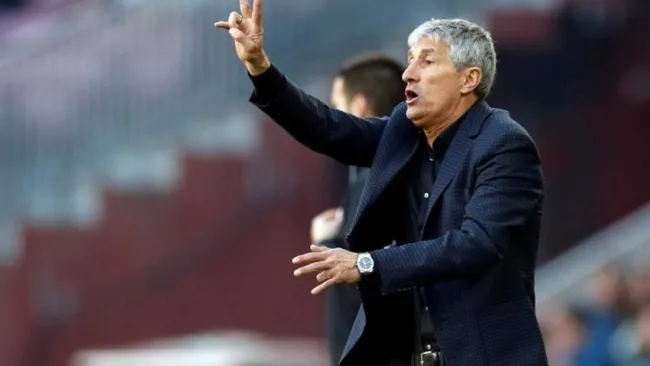 Quique Setén dando instrucciones 