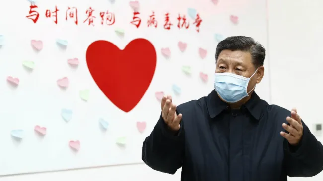 Xi Jinping, durante una inspección a un centro de salud en Beijing