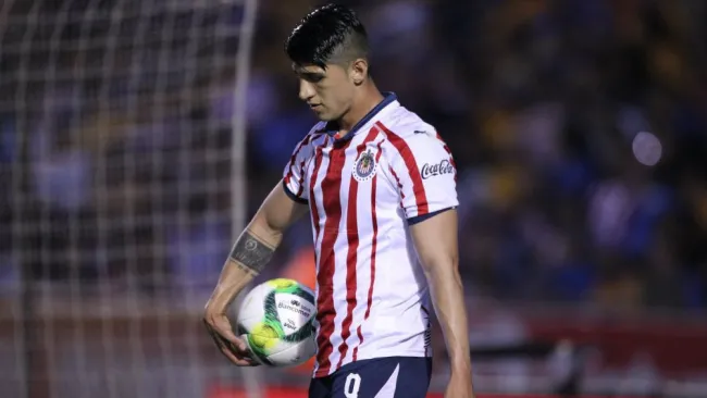 Alan Pulido como jugador de Chivas