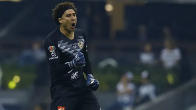 Memo Ochoa festeja con América