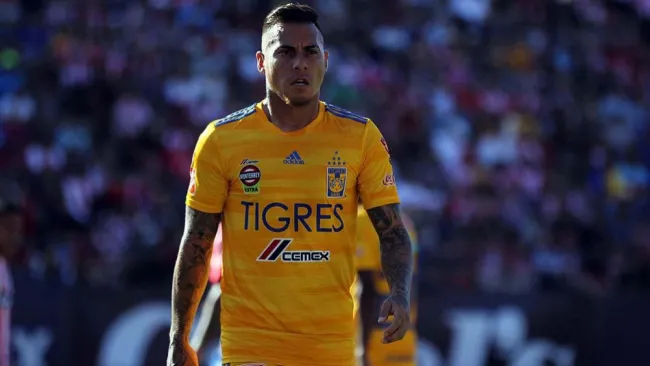 Edu Vargas, en un partido de Tigres