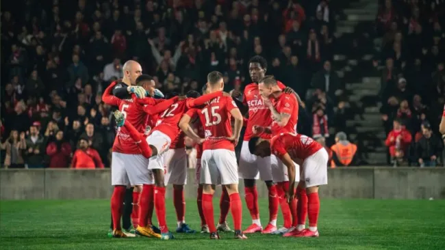 Jugadores del Nimes durante un partido