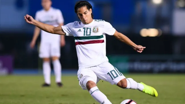 Diego Lainez en acción del Premundial Sub 20