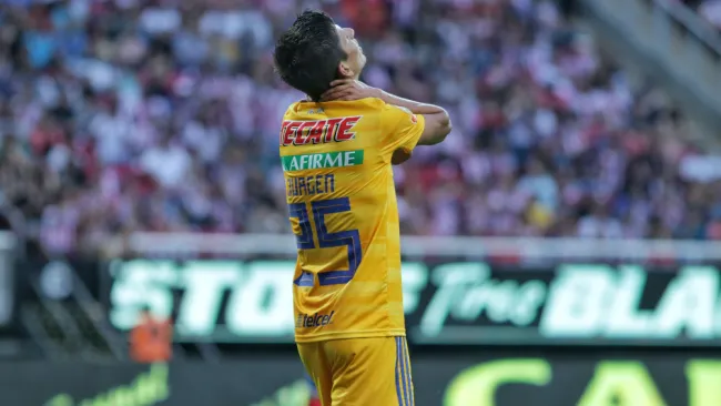 Jürgen Damm durante un partido con Tigres