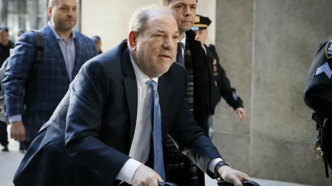 Harvey Weinstein dio positivo a coronavirus en la cárcel