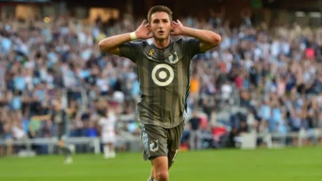 Jugador de Minnesota United en celebración de gol