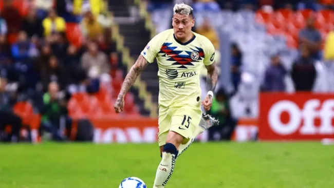 Nicolás Castillo en acción con América