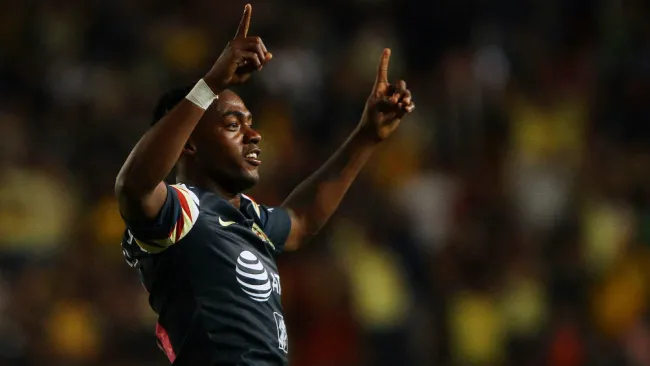 Renato Ibarra celebra anotación con América