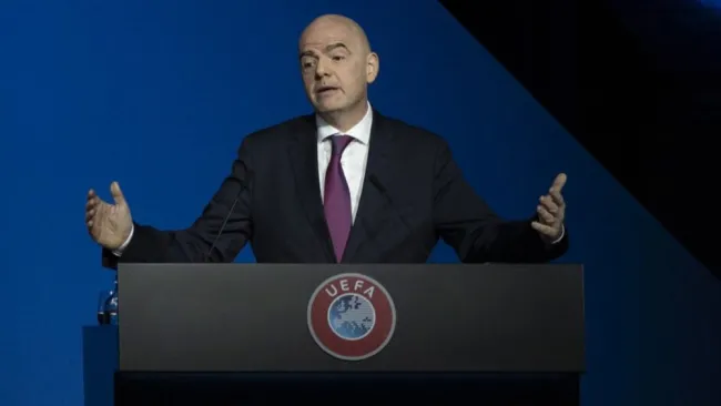 Gianni Infantino durante una conferencia de prensa 