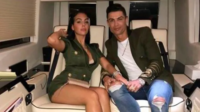 Cristiano Ronaldo posa junto a Georgina Rodríguez