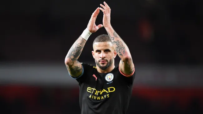 Walker jugando con el Manchester City