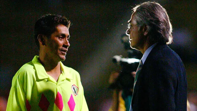 Jorge Campos recordó que Mejía Barón rompió su sueño de ser delantero