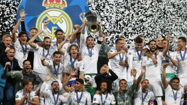 Real Madrid celebrando la obtención de la Orejona