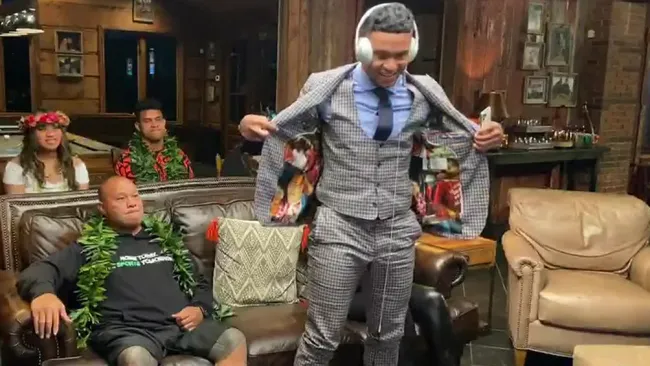 Tagovailoa, en su casa tras ser elegido por los Dolphins