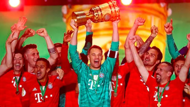 Jugadores del Bayern festejando el título de la Copa de Alemania