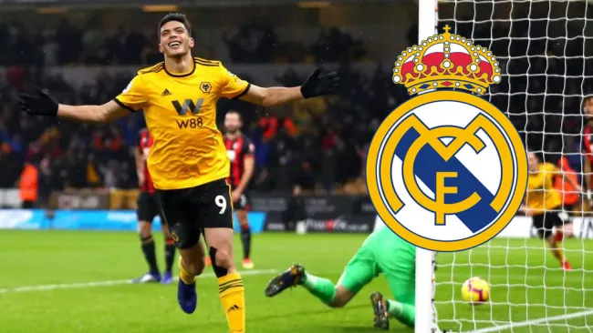 Raúl Jiménez festeja un gol con los Wolves