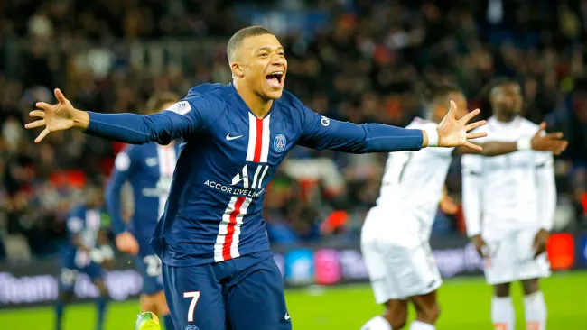 Liga francesa pidió crédito de 225 millones de euros para salvar a clubes