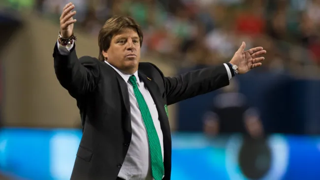 Miguel Herrera durante un duelo del Tricolor 