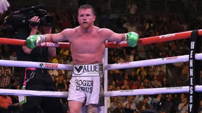 Floyd Mayweather se burló de las ganancias de Canelo Álvarez 