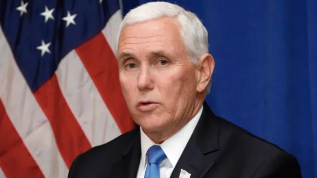 Vicepresidente de EEUU se aislará luego de que su asesor fue diagnosticado con COVID-19