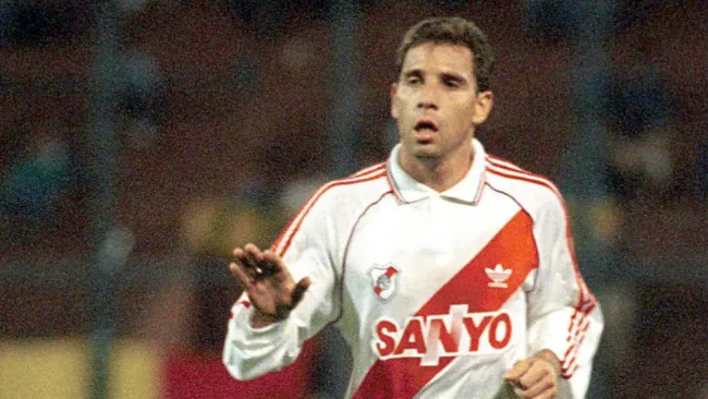 Alberto García Aspe durante un juego de River Plate