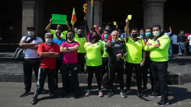 Árbitros de futbol amateur en manifestación