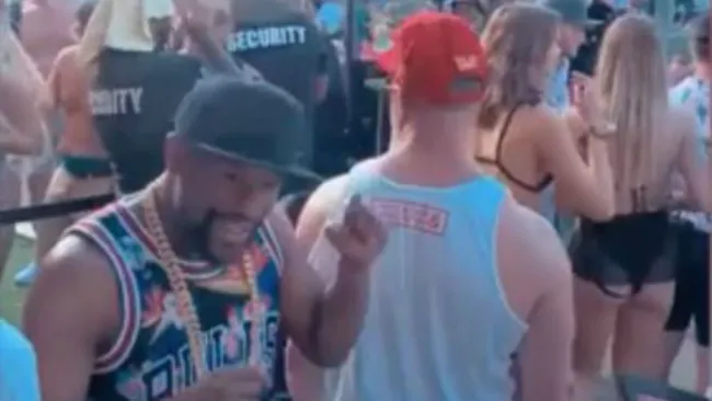 Floyd Mayweather de fiesta en Arizona