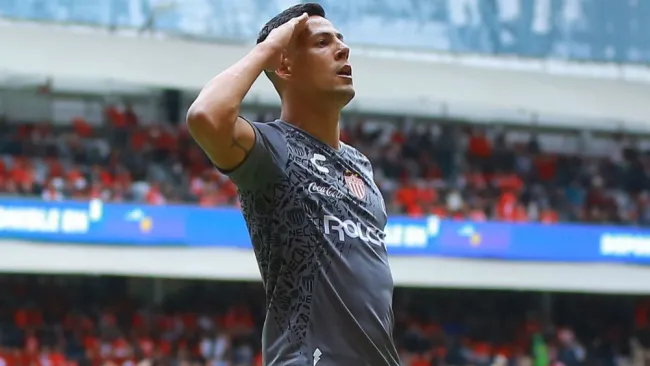 Mauro Quiroga en celebración de gol con Necaxa