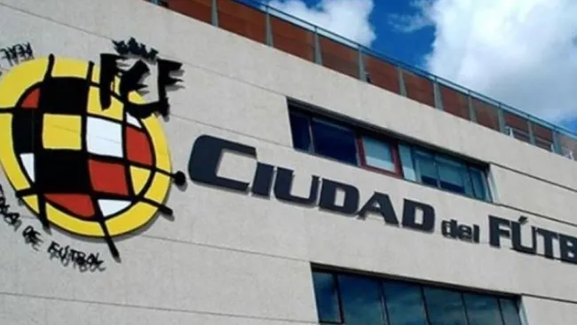 La Real Federación aceptaría tener partidos los lunes y viernes 