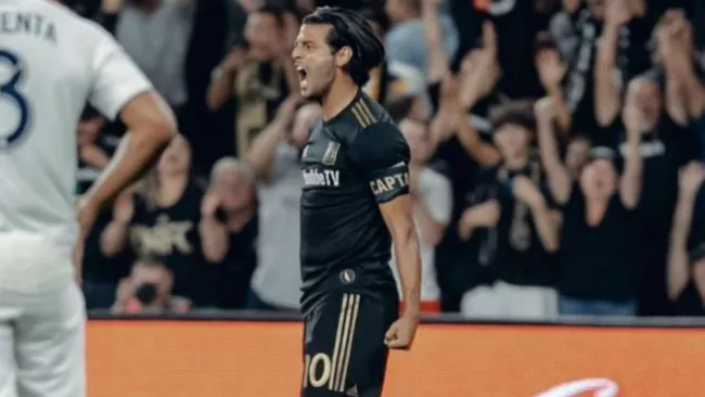 Carlos Vela jugando con el LAFC 