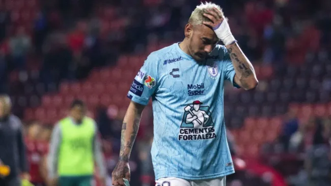 Rubens Sambueza durante un partido de los Tuzos