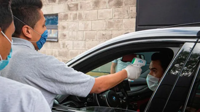Toma de temperatura a Pablo Barrera