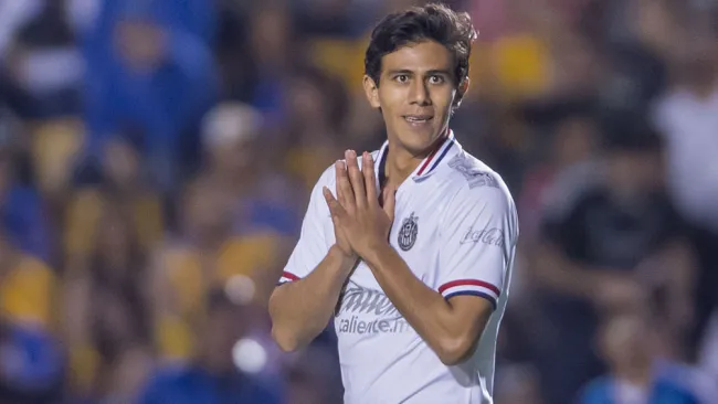 JJ Macías durante un duelo con Chivas en Liga MX