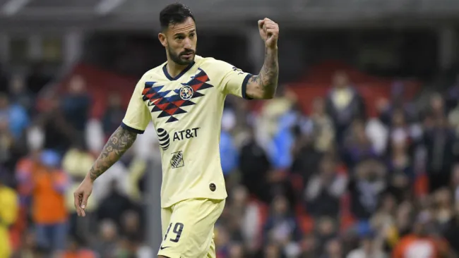 Emanuel Aguilera en partido con América